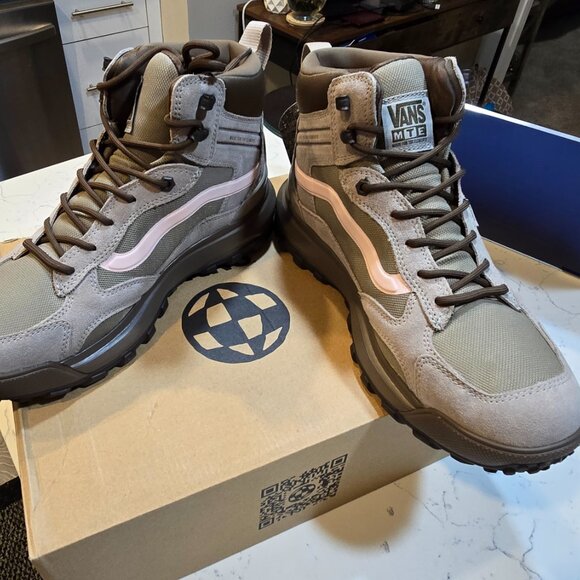 Vans MTE Crestline Waterproof Teak Hiking Boots Shoes Men's Size 10.5 (10) NEW - Picture 2 of 11